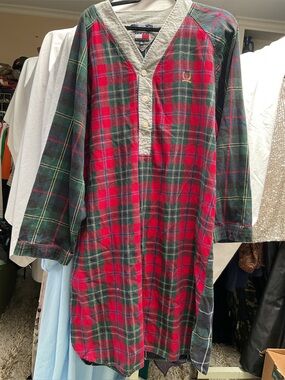 Vintage Tommy Hilfiger Red & Green Plaid Button-Front Casual Shirt